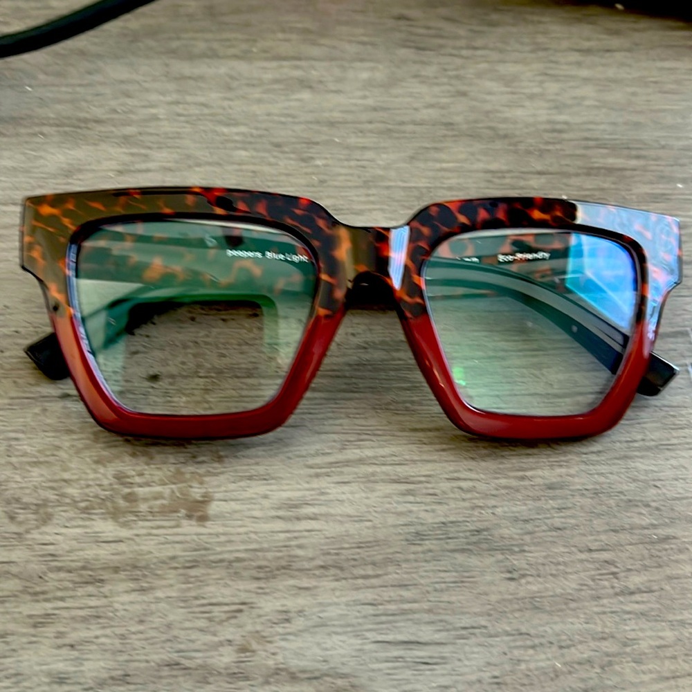 Peeper Brand Glassrs